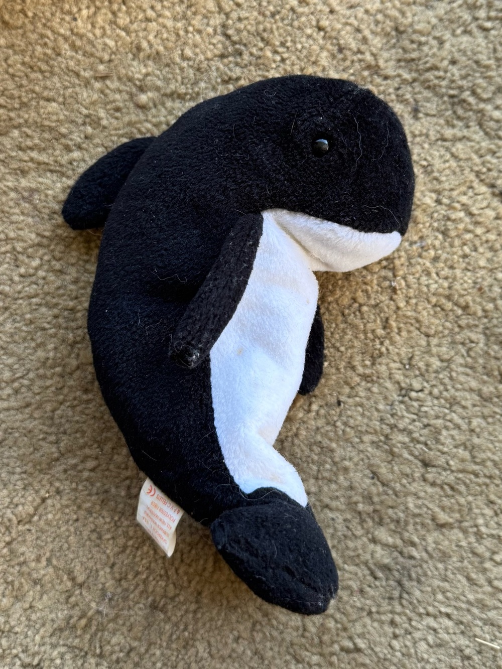 Ty Beanie Baby Waves the Orca Whale plush